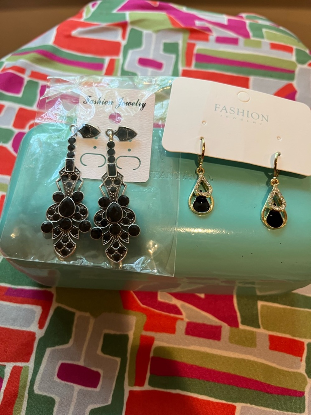 Fashion Jewelry Black and Gold Teardrop and Filigree Dangle Earrings Set